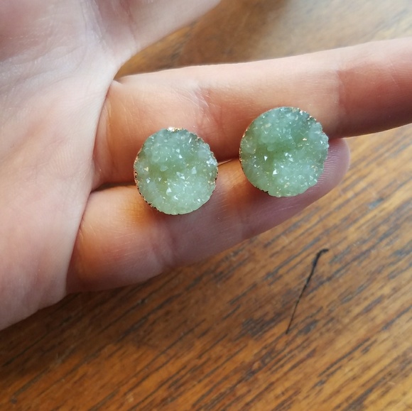 NWOT Light Green Gold Plated Druzy Studs - Picture 3 of 7
